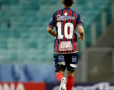 O meio-campista é o jogador do elenco atual que mais atuou com a camisa tricolor