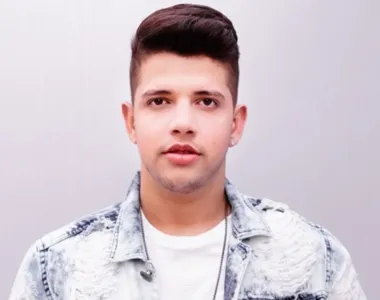 Nadson O Ferinha conquistou as paradas musicais com "Cadê seu namorado, moça?"