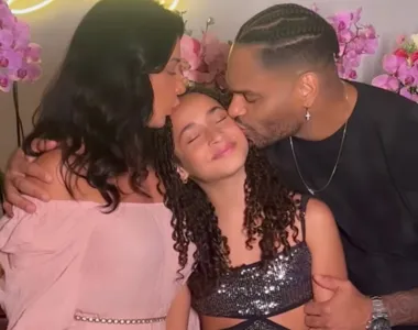 Scheila Carvalho e Tony Salles comemoram aniversário da filha