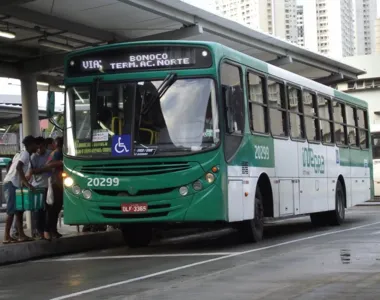 Pelo menos um ônibus foi depredado em 2023 na capital baiana