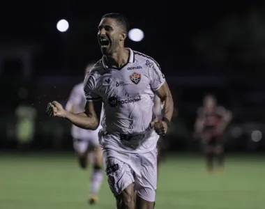 Vitória precisa dos gols de Santiago Tréllez para voltar ao G-4; artilheiro marcou 4 em 9 jogos