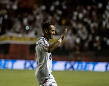 Time baiano vence fora de casa e salta para a ponta da tabela