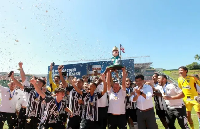 Imagem ilustrativa da imagem Atlético Mineiro goleia o Flamengo e conquista a Copa 2 de Julho