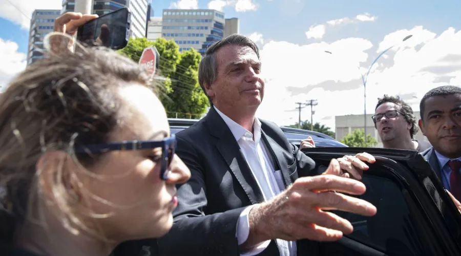 Bolsonaro é alvo de operação da PF sobre cartão de vacina