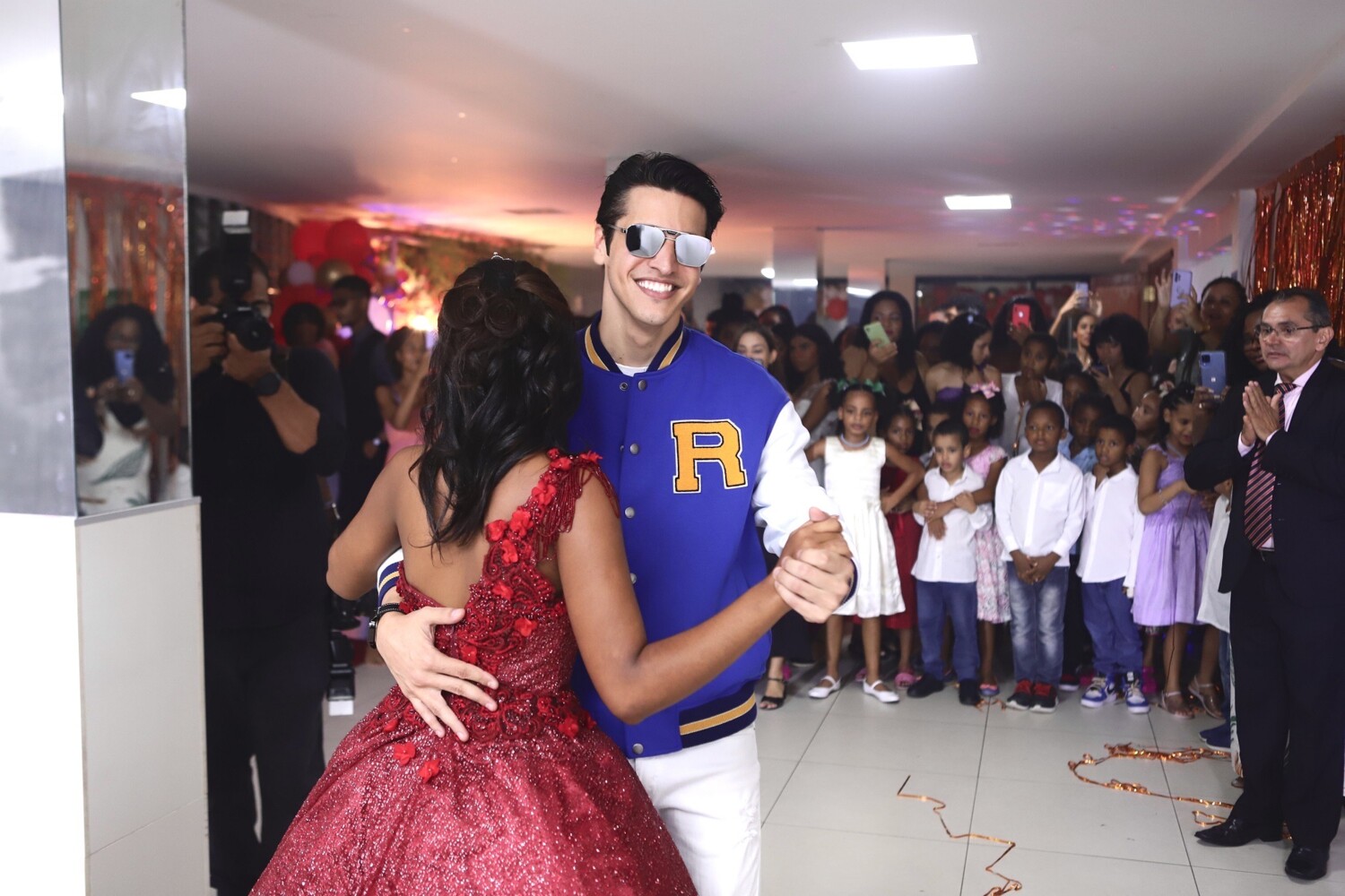 DJ Rafa Gouveia realiza sonho de debutante em orfanato de Salvador ...