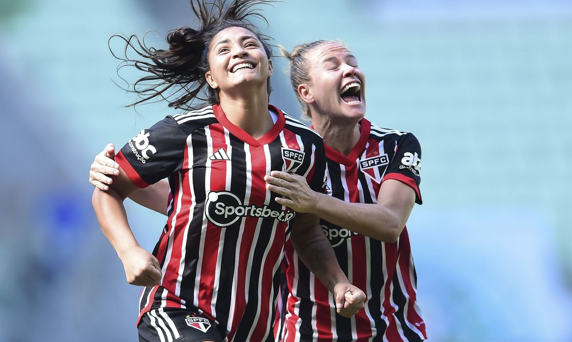 Brasileiro de futebol feminino terá semifinais só de times paulistas -  Jornal Cidade RC