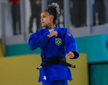 Alexia Nascimento festeja ouro no Pan