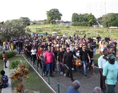 Multidão foi se despedir de 'Mendo'