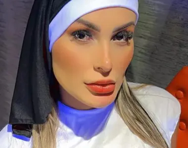 Andressa Urach desistiu de processar a igreja