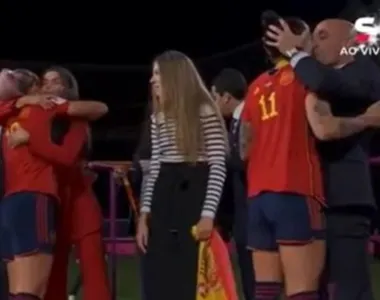 Momento que viralizou nas redes sociais aconteceu durante a conquista da Copa do Mundo
