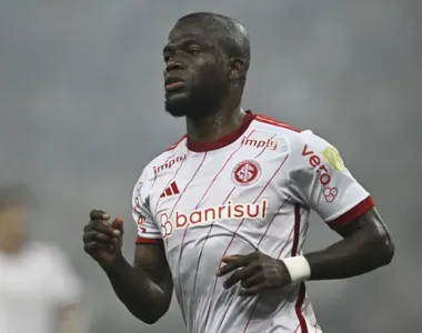 Jogador perdeu chances claras de gols durante a eliminação na Libertadores