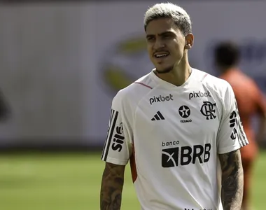 O jogador do Flamengo recebeu multa por falta de comparecimento a dia do trabalho