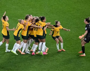 Jogadoras da Austrália comemoram a classificação para a semifinal da Copa do Mundo