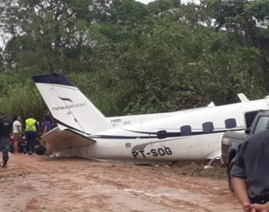 Queda de avião mata todos os passageiros, piloto e co-piloto