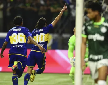 Cavani marcou o gol do time argentino na partida em São Paulo