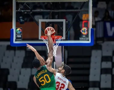 Destaque do jogo, Bruno Caboclo crava cesta