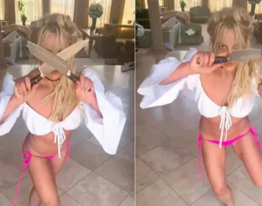 Britney Spears dançando com facas