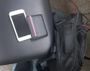 Carteira, celular e mochila da vítima foram recuperados