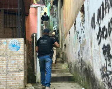 Equipes policiais seguem nas ruas