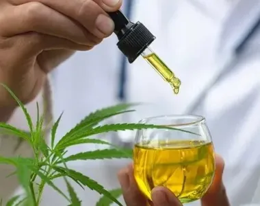 Proposta prevê a utilização do medicamento desde que devidamente autorizado por ordem judicial ou pela Agência Nacional de Vigilância Sanitária (Anvisa)