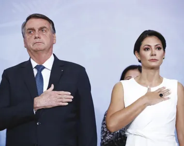 Bolsonaro e Michele foram à sede da PF nesta quinta-feira