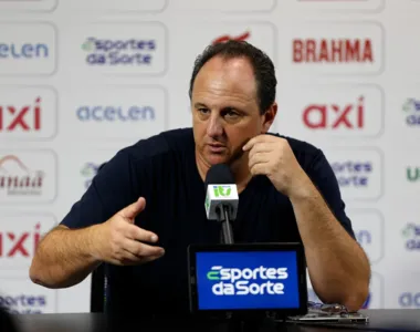 Rogério Ceni durante a coletiva