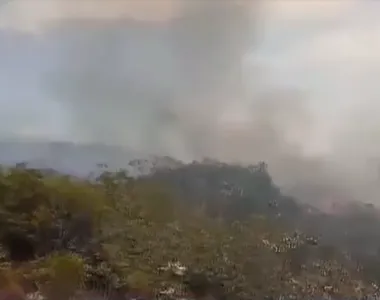 Incêndio de grandes proporções em Rio de Contas