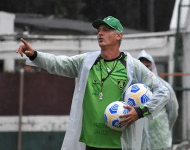 A ideia do clube é contar com o treinador até o término do Brasileirão