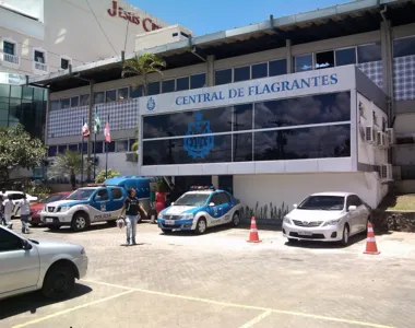 O homem foi encaminhado para a Central de Flagrantes