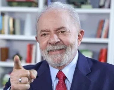 Caso permaneça até o fim do mandato, Lula chegará em 2026 com 81 anos