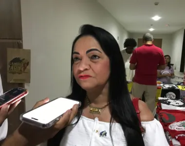 Prefeita de Lauro de Freitas revela interesse de disputar cadeira no Congresso
