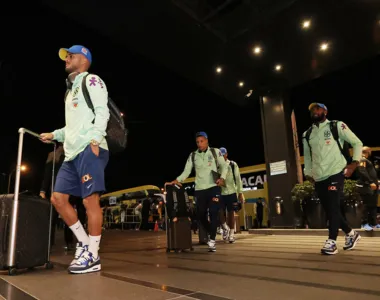 Seleção Brasileira chegou em montevidéu na noite da última sexta (13)