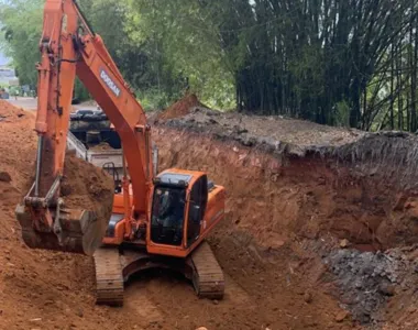 Aterro foi rompido por causa do grande volume de água de chuva