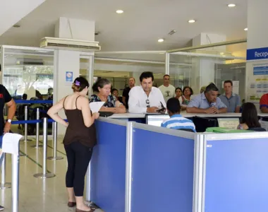 Cidadãos podem buscar serviços através do 135, site ou app