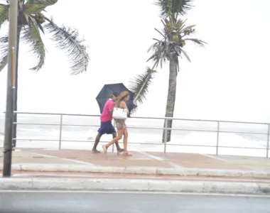 Sextou com chuva em Salvador e no litoral baiano