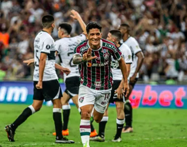 Cano marcou um dos gols do Flu