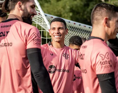 Elenco do Vitória em treino