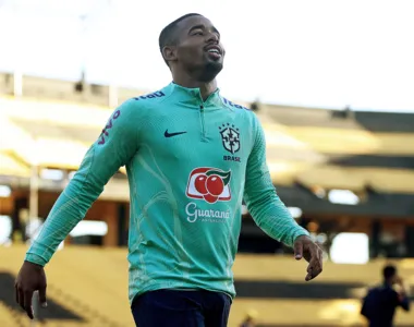 Gabriel Jesus em treino da Seleção