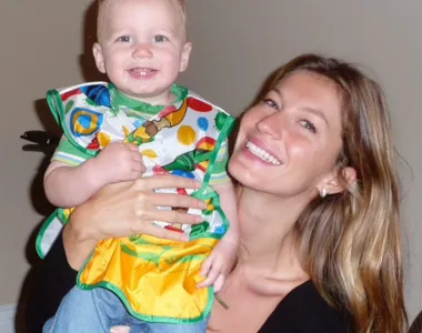 Gisele Bündchen parabeniza enteado