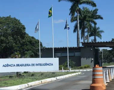 Medida foi tomada após operação da PF e sindicância interna