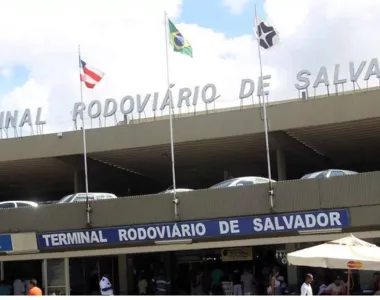 Grupo foi flagrado tentando transportar drogas na Rodoviária de Salvador