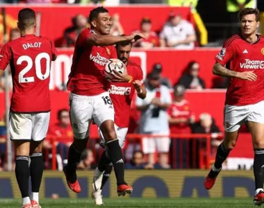 Manchester United venceu de virada o Nottingham Forest em casa