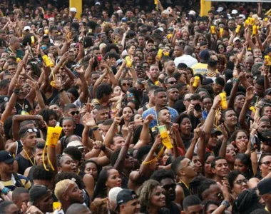 A festa reúne milhares de pessoas todos os anos em Salvador