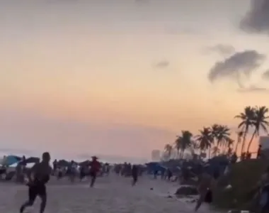 Assaltantes causam pânico durante arrastão na Praia de Jaguaribe