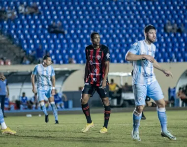 Vitória tem fraca atuação e sai derrotado no estádio do Café