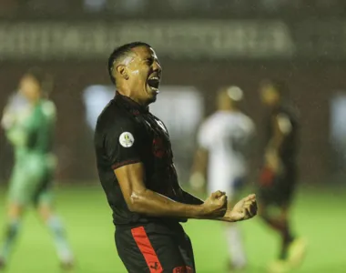 Zé Hugo fez a jogada do primeiro gol rubro-negro na partida