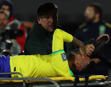 Neymar saiu chorando na derrota contra o Uruguai