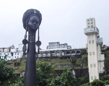 Monumento criado por Nadia Taquary tem quase três metros