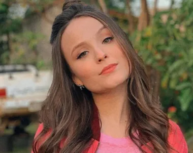 Larissa Manoela com casa com empréstimo