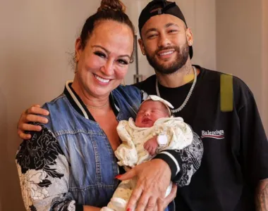 Nadine Gonçalves posta foto com filho, Neymar, e neta, Mavie